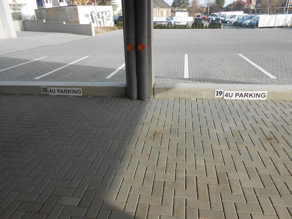 Apartments 4U Center + Free Parking Olomouc Extérieur photo